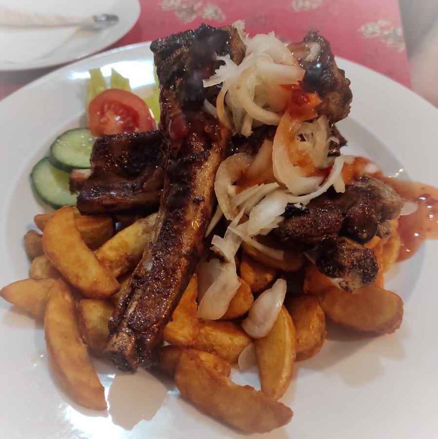 Lesni Restaurace Harrachovka Otel Tábor Dış mekan fotoğraf