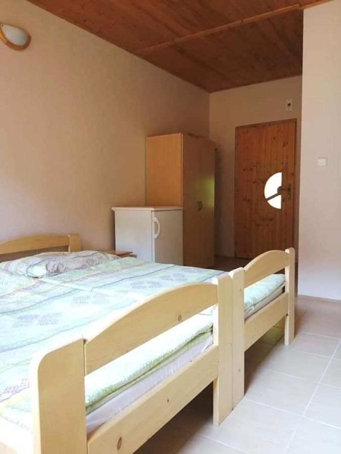Lesni Restaurace Harrachovka Otel Tábor Dış mekan fotoğraf