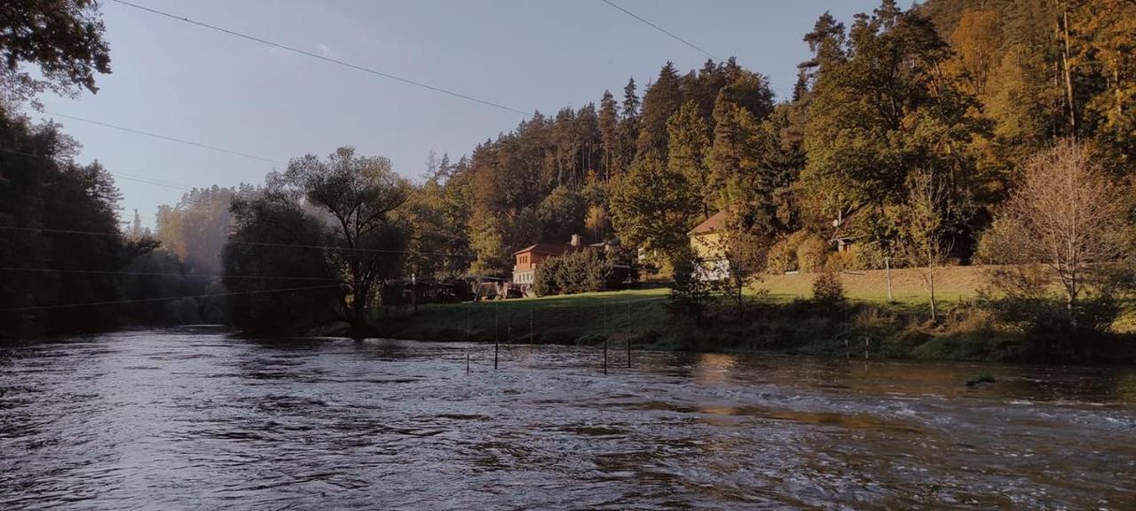 Lesni Restaurace Harrachovka Otel Tábor Dış mekan fotoğraf